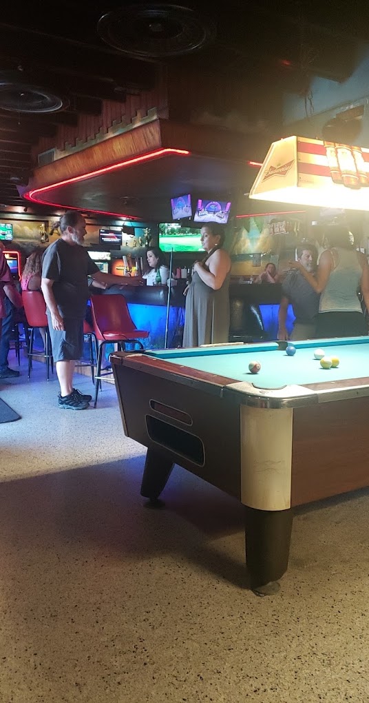 Surf Bar and Cocktail Lounge photo 3