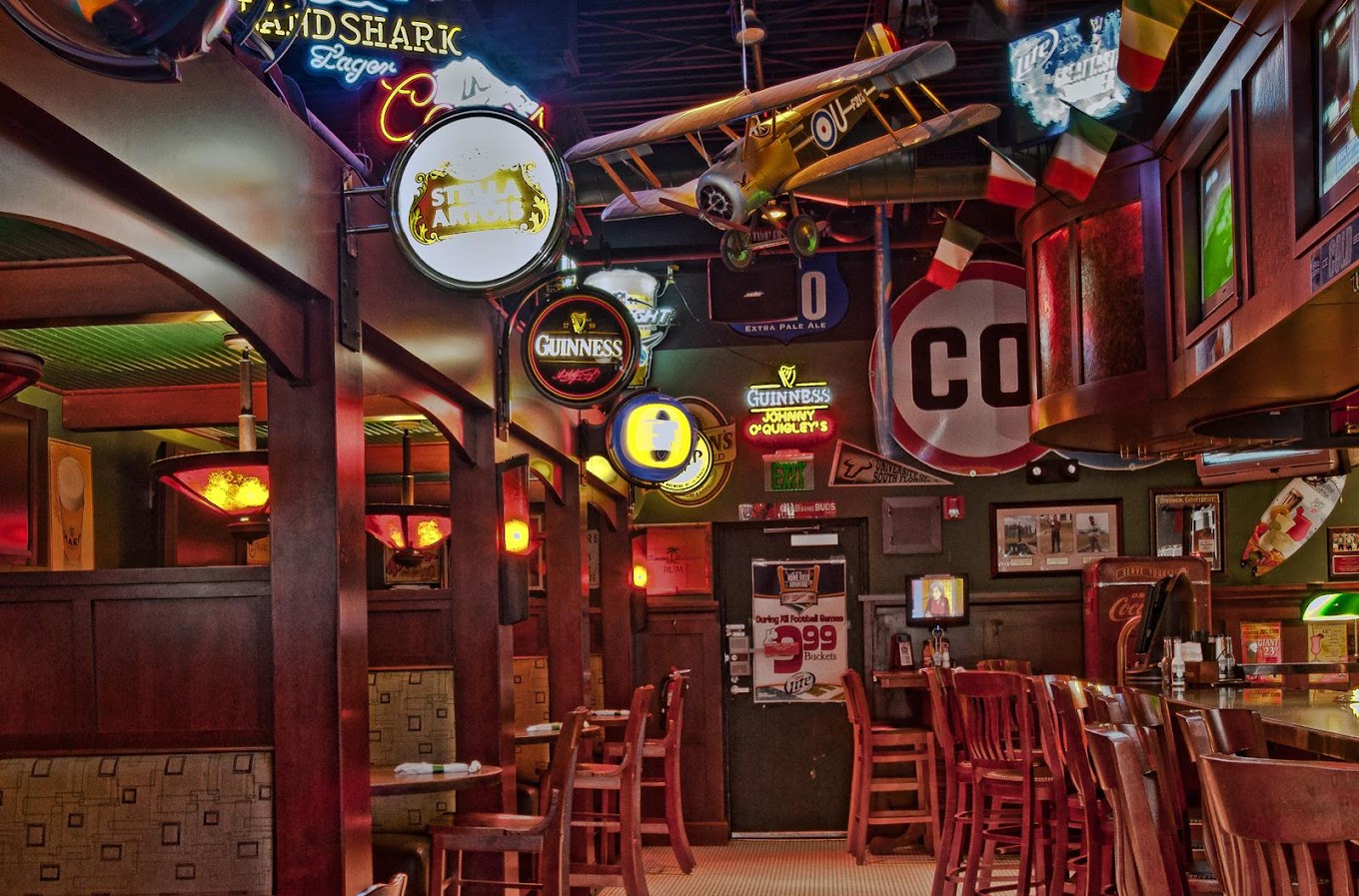 O'Quigleys Seafood Steamer & Oyster Sports Bar photo 3