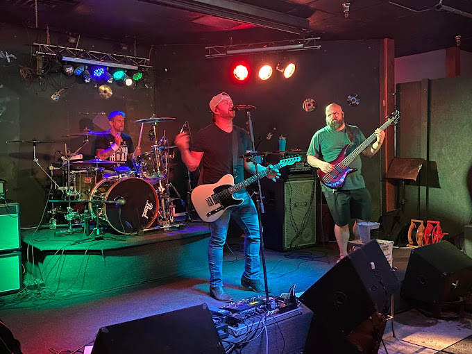 Sportsline Bar & Grill