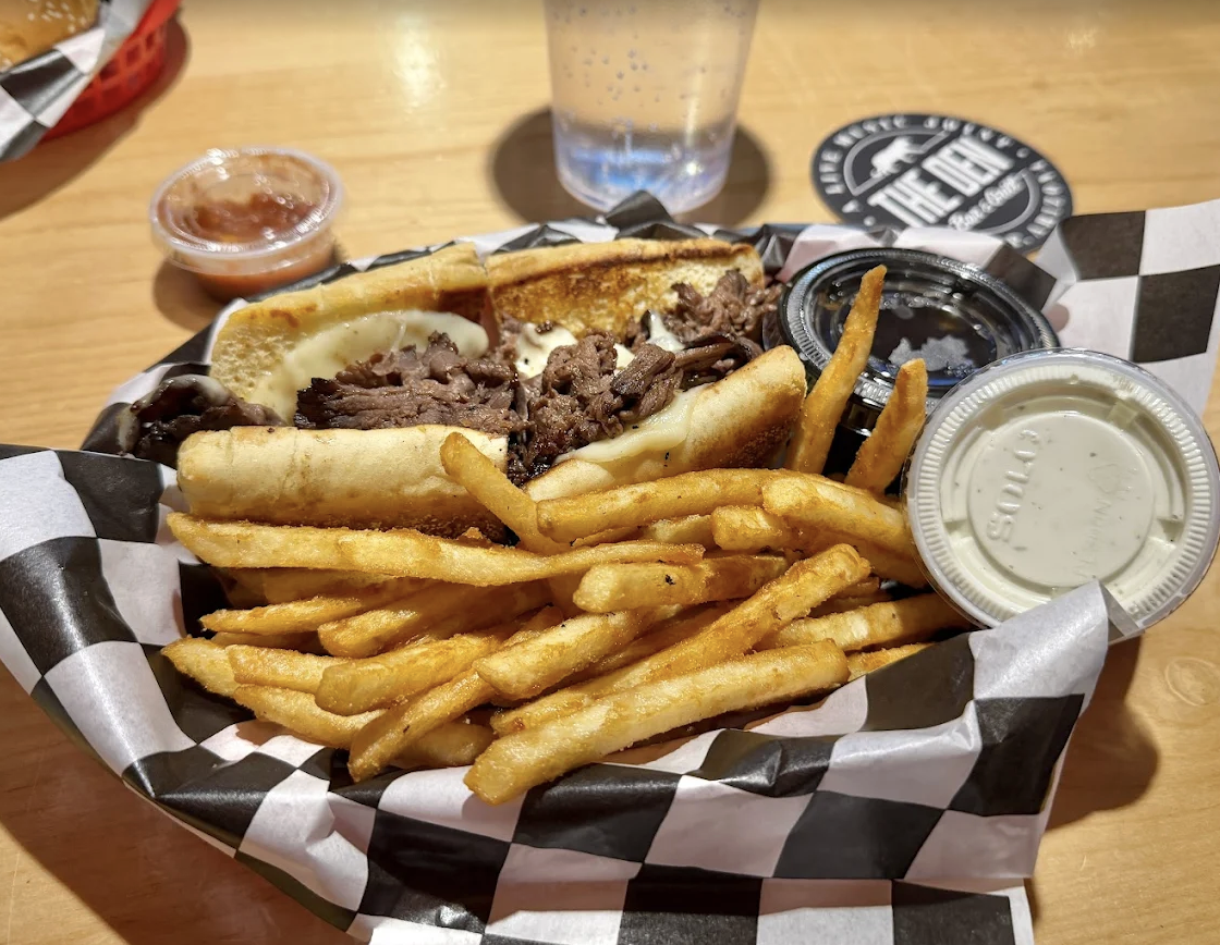 The Lions Den Bar & Grill photo 4