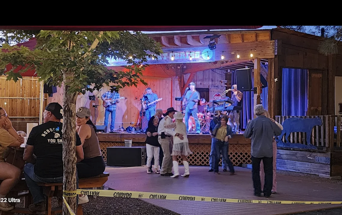 The Lions Den Bar & Grill photo 8