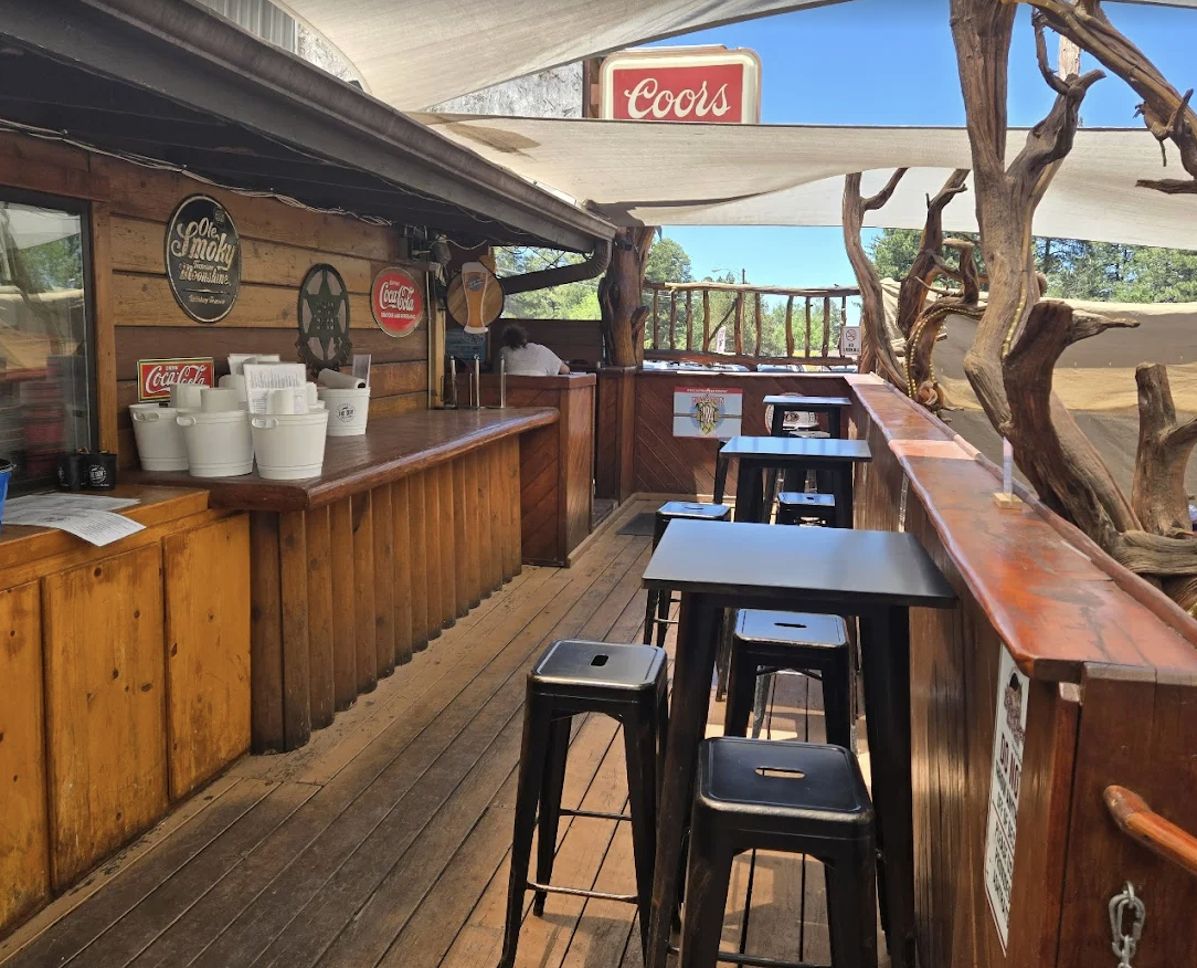 The Lions Den Bar & Grill photo 9