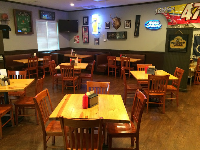Whiskey Trail Pub & Grill photo 3