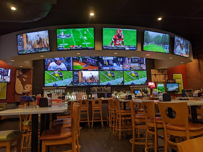 Buffalo Wings & Rings Fort Myers photo 3