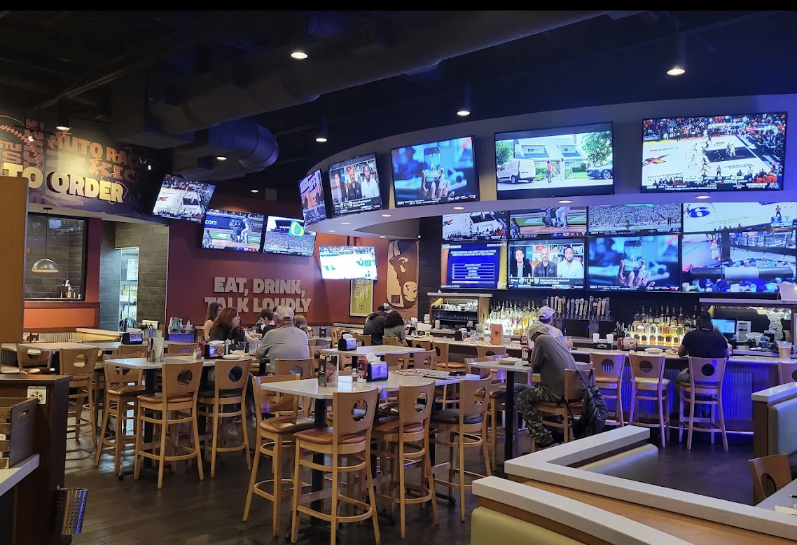 Buffalo Wings & Rings Fort Myers photo 5