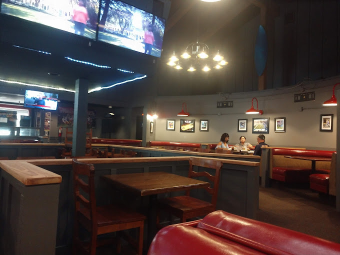 Oggi's Sports Brewhouse Pizza Encinitas photo 3