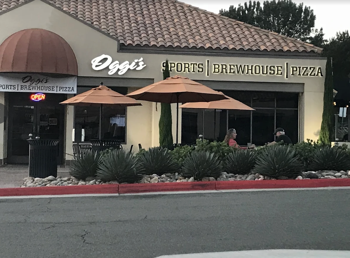 Oggi's Sports Brewhouse Pizza Del Mar photo 4