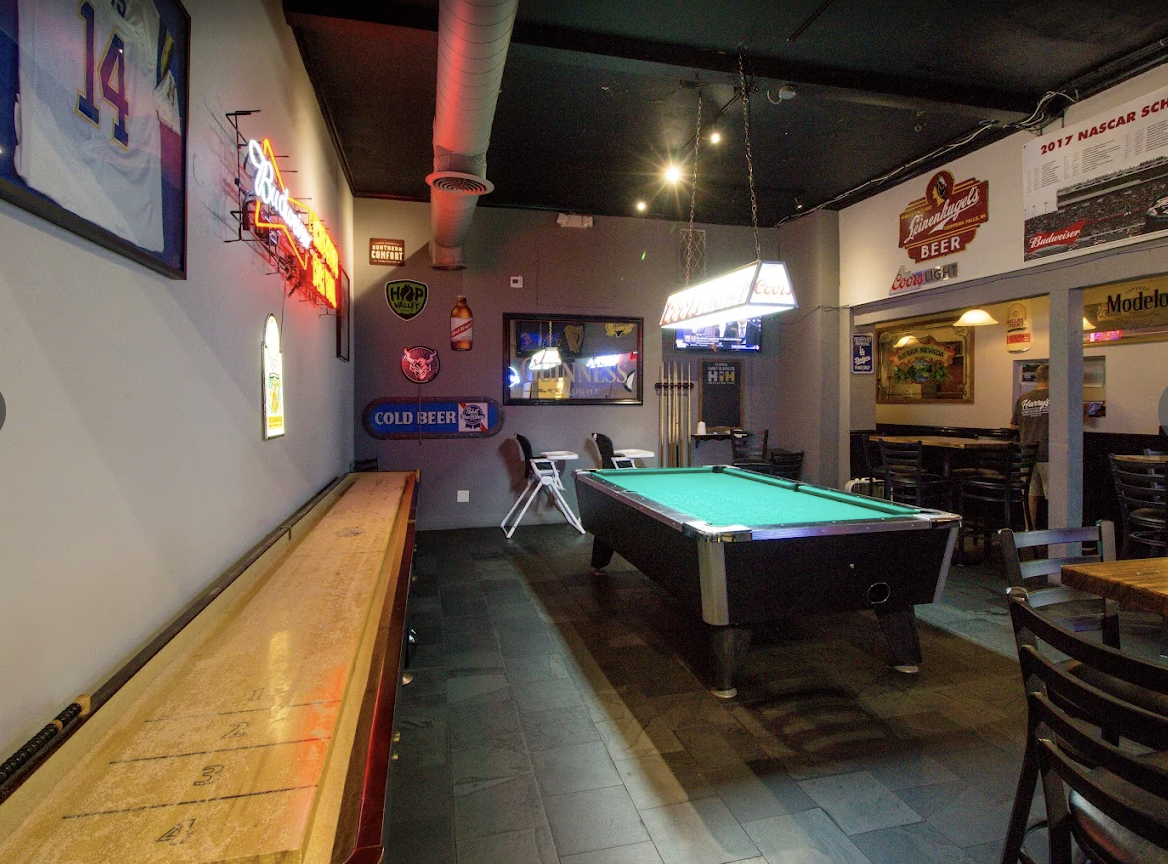 Harry's Sports Bar & Grill photo 8