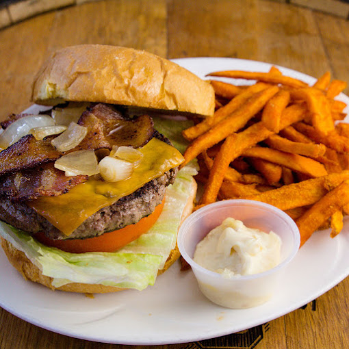 Mainstream Bar & Grill