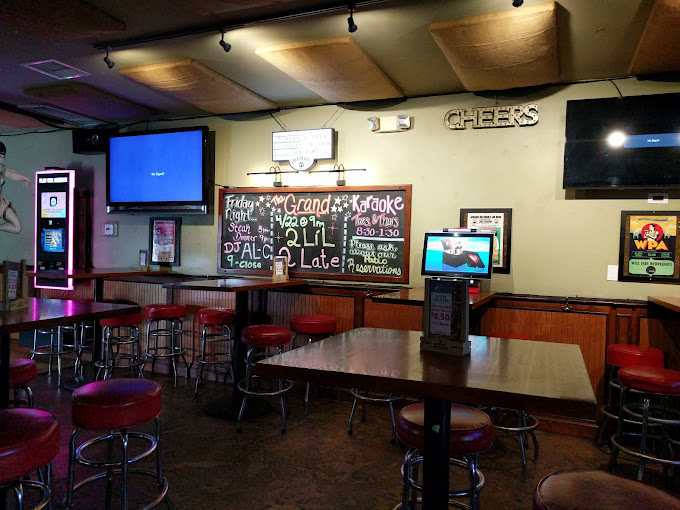Manny's Cocktail Lounge