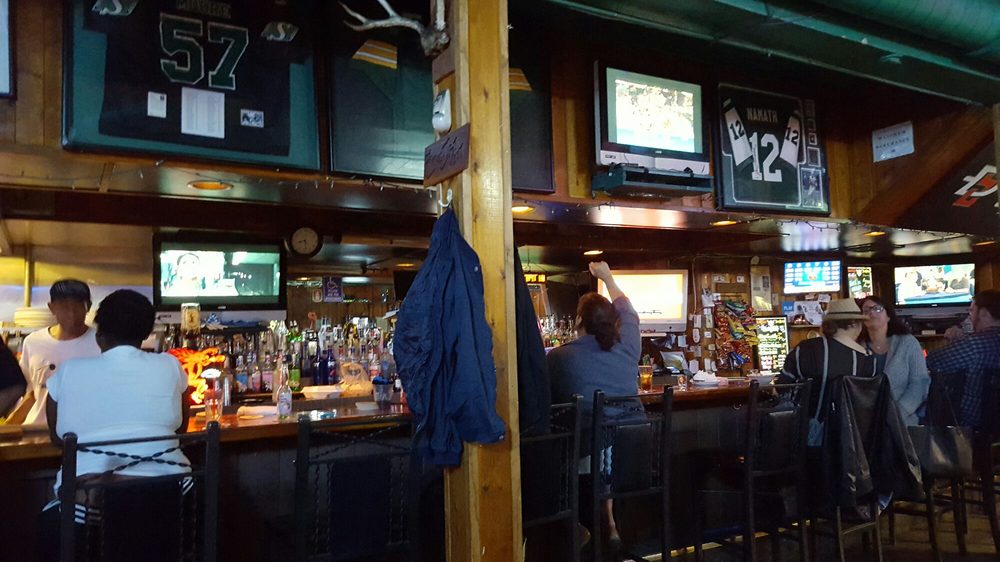 Crickets Pub
