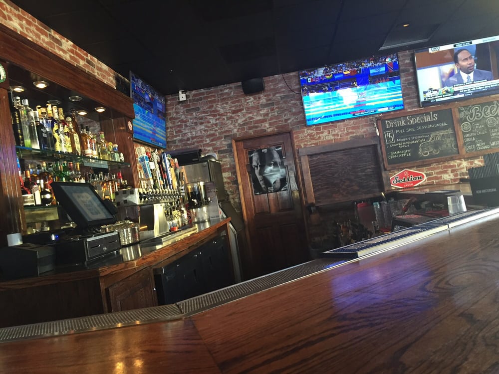 Beachside Bar & Grill