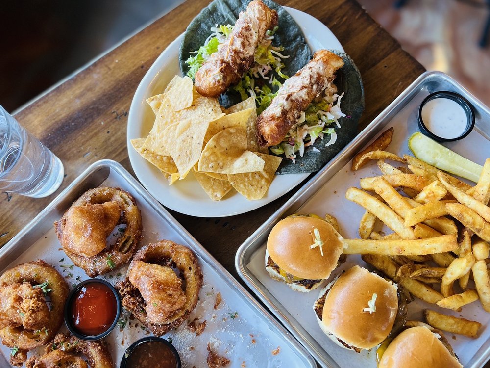 Curbside Eatery and Drinkery photo 2