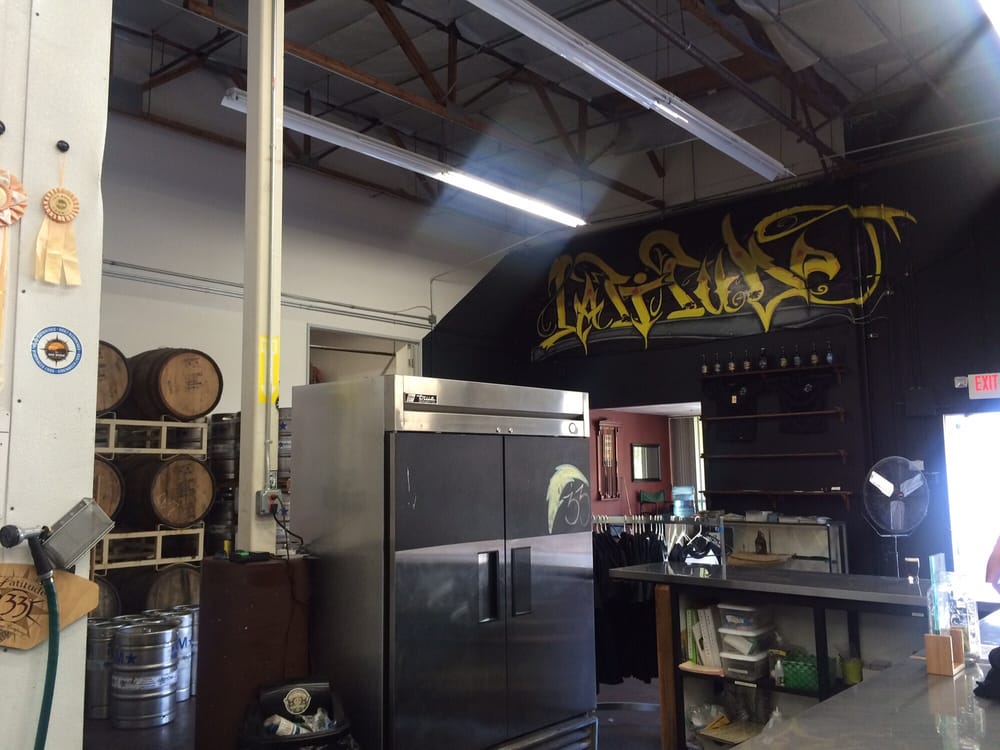 Latitude 33 Brewing Company photo 3