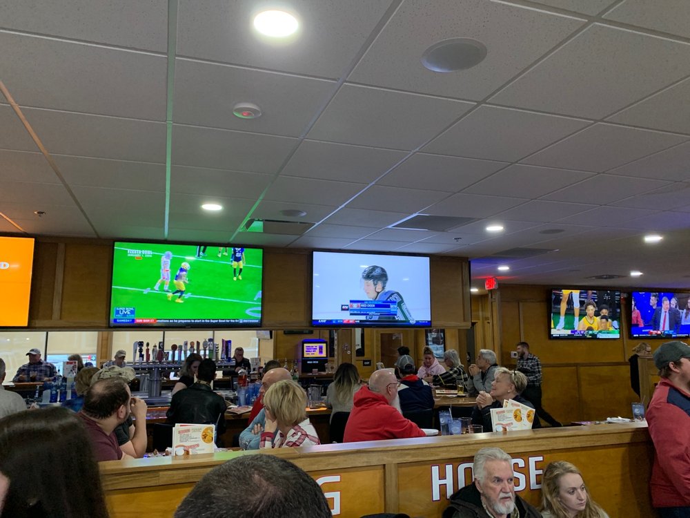 WOODY'S WING HOUSE - HILLIARD