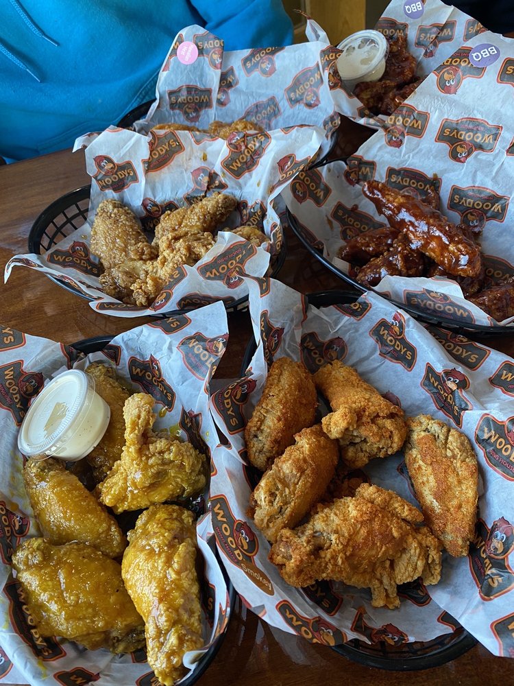 WOODY'S WING HOUSE - HILLIARD photo 2