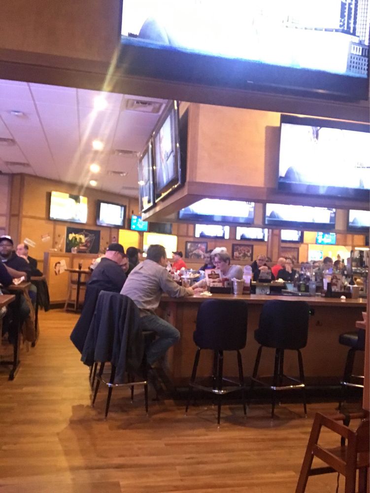 WOODY'S WING HOUSE - WORTHINGTON