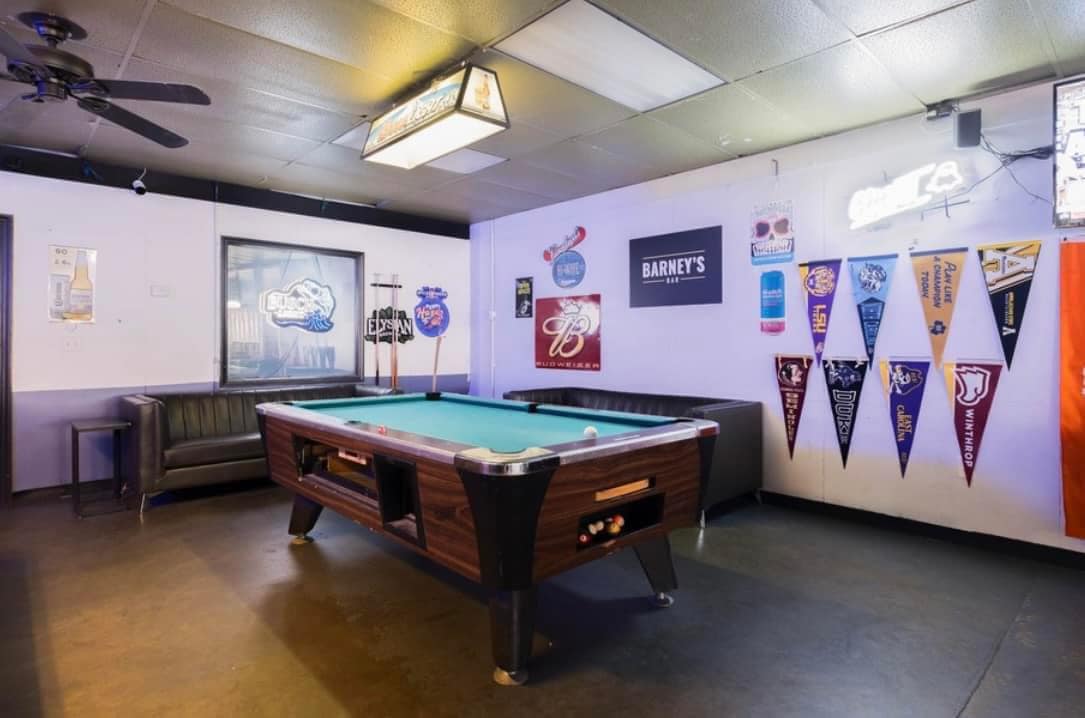 Barney's Bar