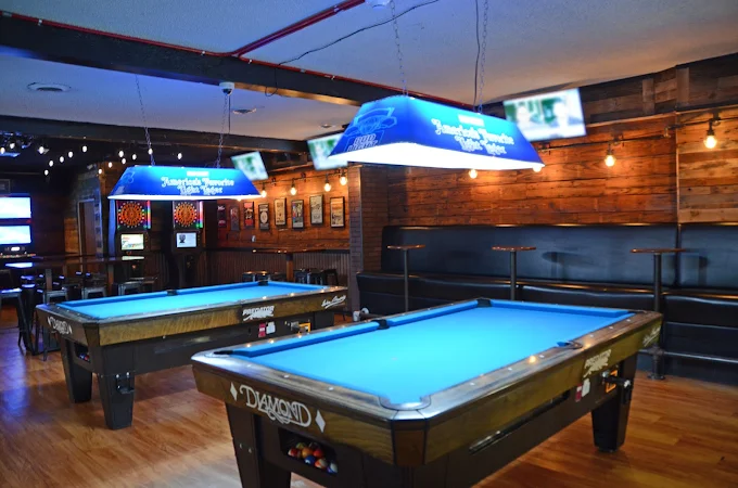 Lucky's Lounge photo 2