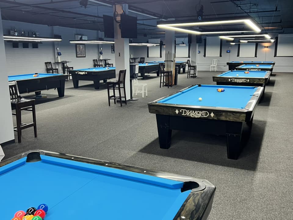 On Cue Sports Bar and Grill