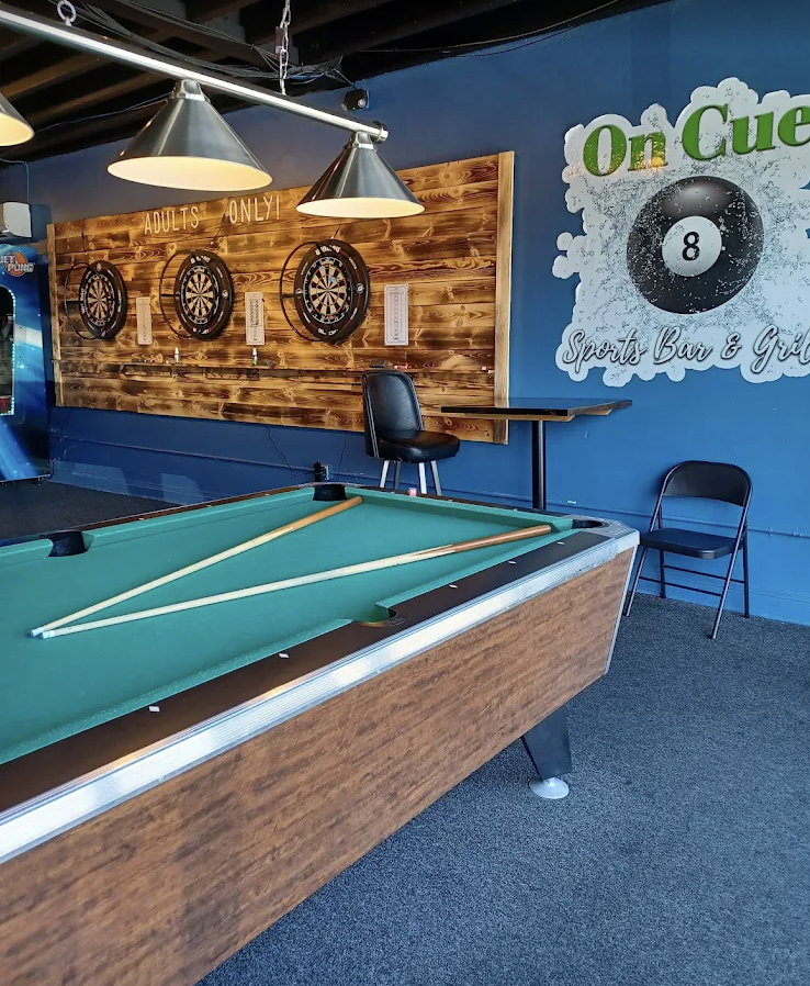 On Cue Sports Bar and Grill photo 4