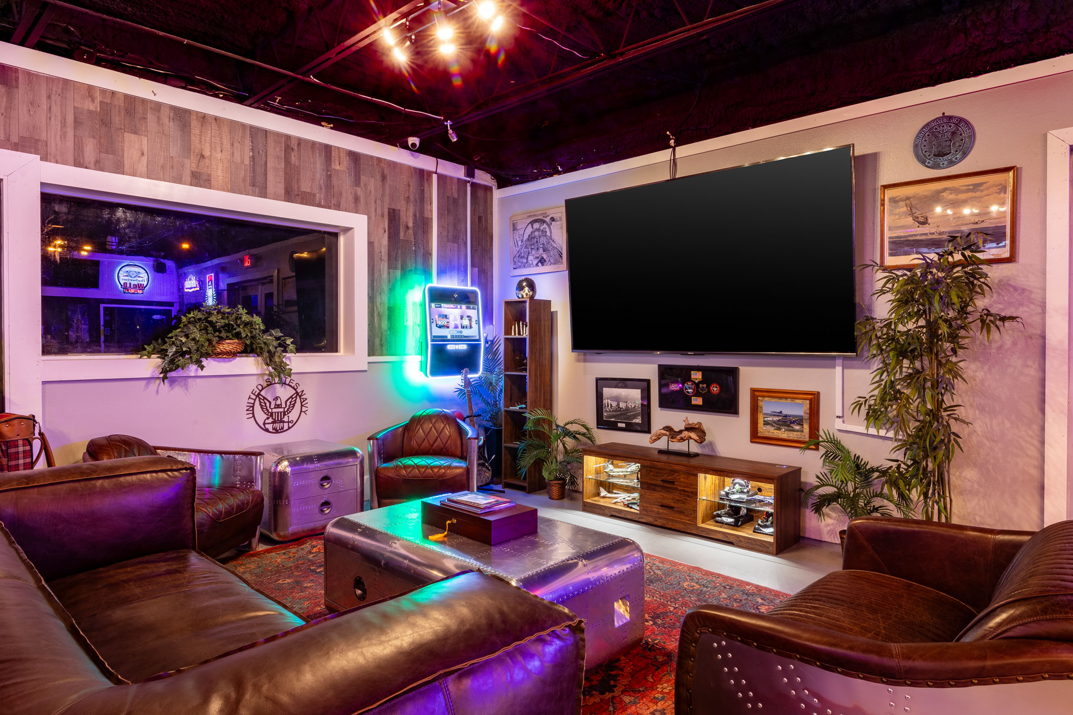 Mavericks Hangar Bar & Grill