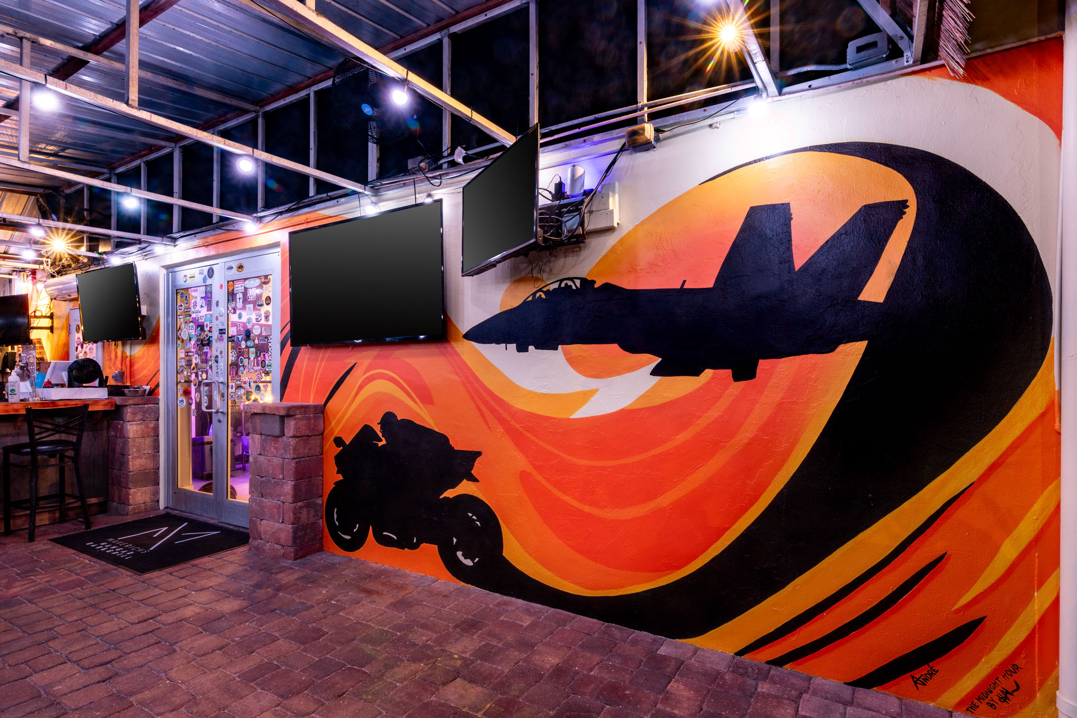 Mavericks Hangar Bar & Grill photo 2