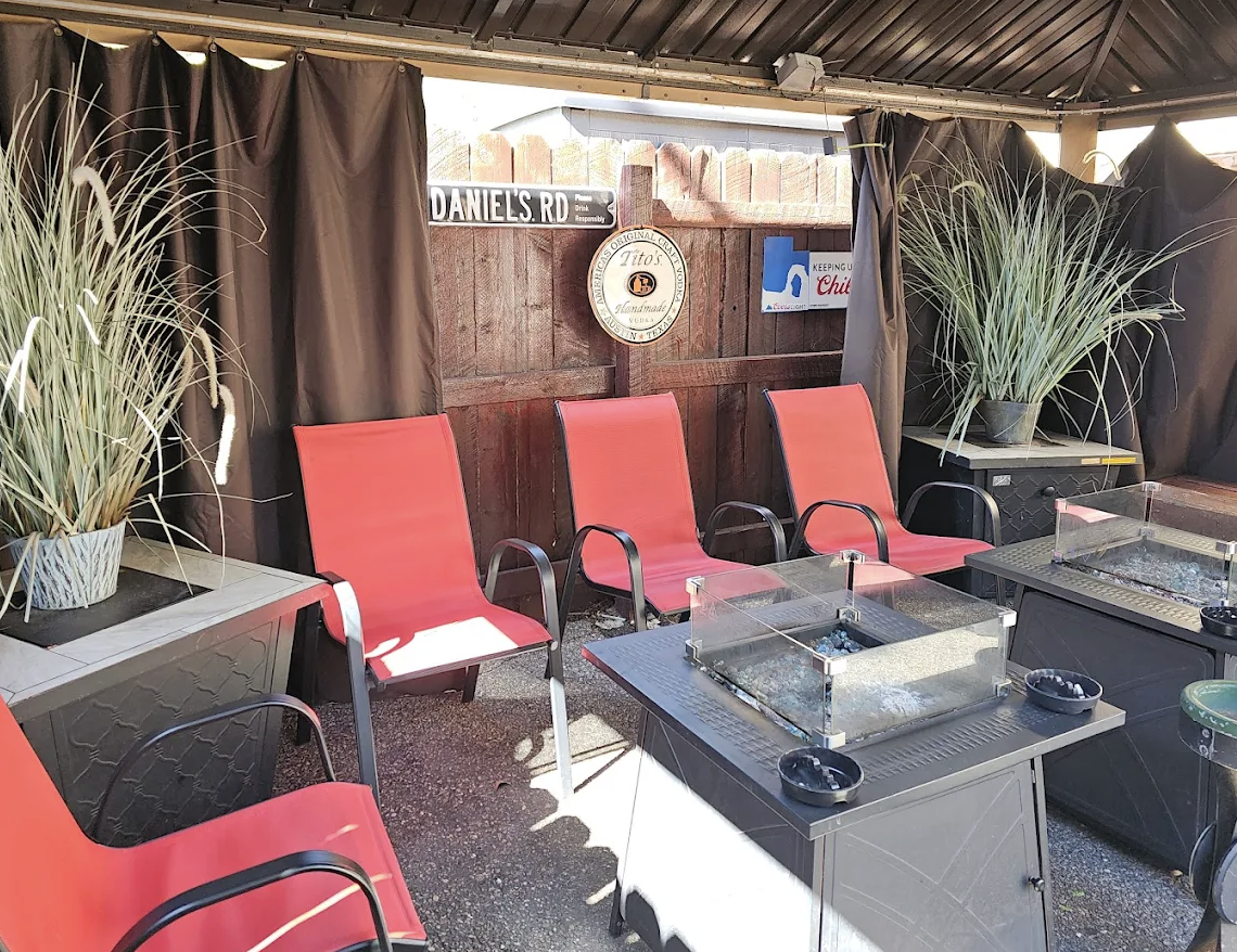 Summit Lounge photo 2