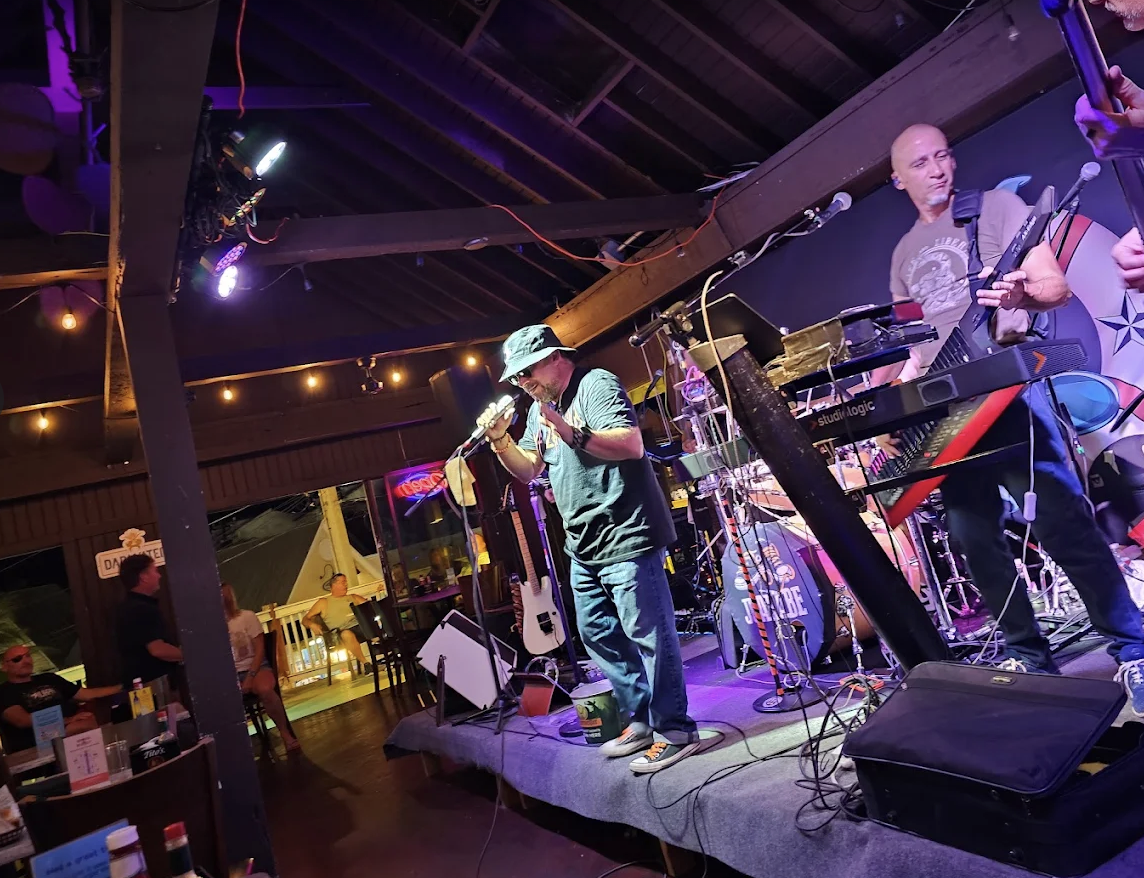 Surly Siren Saloon photo 9