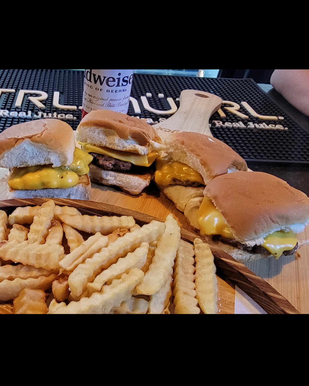 Empire Street Bar & Grill photo 8