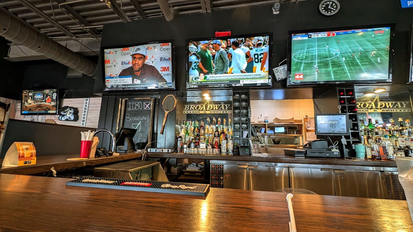 Broadway Bar & Grill photo 3